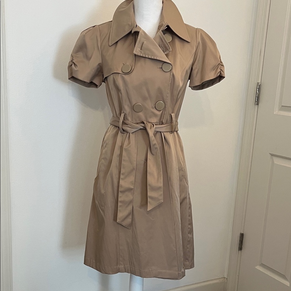 Stylish Tan Trench Coat - Picture 2 of 9